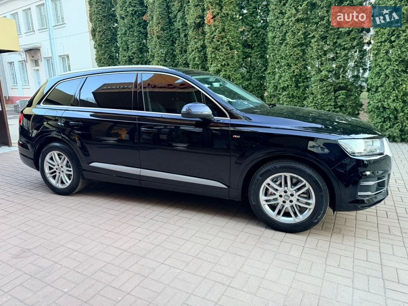 Внедорожник / Кроссовер Audi Q7 2016 в Хмельницком