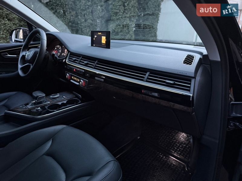Внедорожник / Кроссовер Audi Q7 2016 в Хмельницком