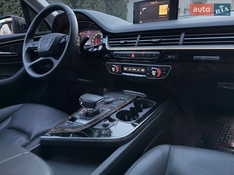 Внедорожник / Кроссовер Audi Q7 2016 в Хмельницком