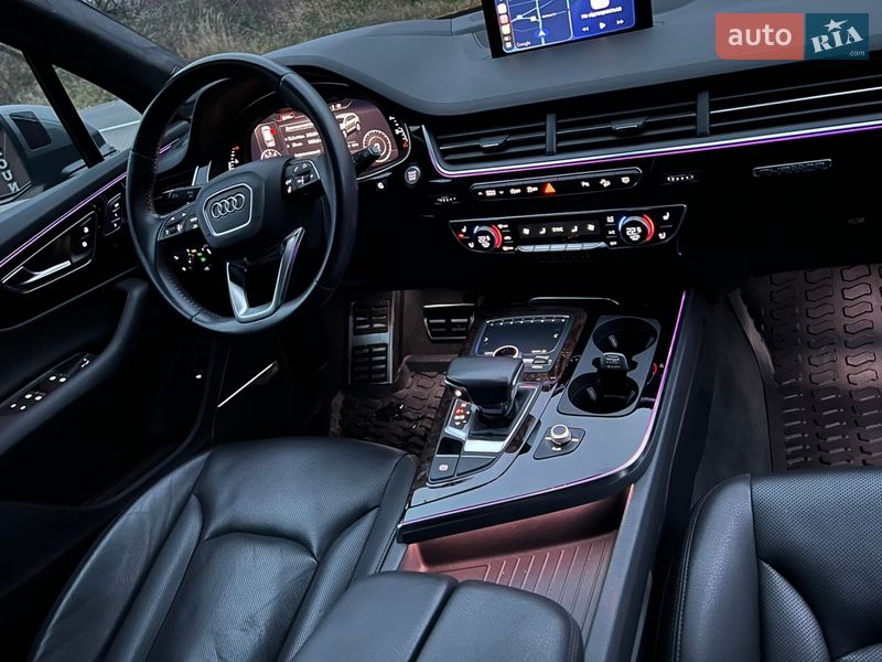 Внедорожник / Кроссовер Audi Q7 2017 в Киеве