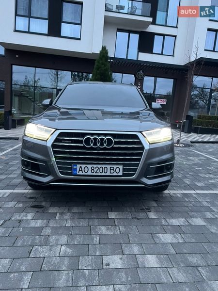 Внедорожник / Кроссовер Audi Q7 2017 в Киеве