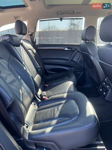 Внедорожник / Кроссовер Audi Q7 2011 в Нововолынске