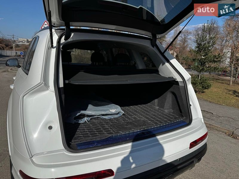 Позашляховик / Кросовер Audi Q7 2023 в Києві фото 12 Позашляховик / Кросовер Audi Q7 2023 в Києві