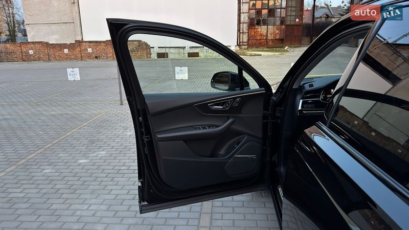 Позашляховик / Кросовер Audi Q7 2019 в Львові