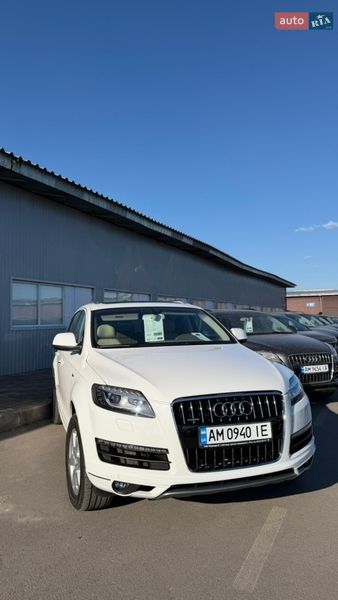 Позашляховик / Кросовер Audi Q7 2015 в Житомирі