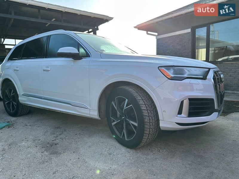 Позашляховик / Кросовер Audi Q7 2021 в Києві