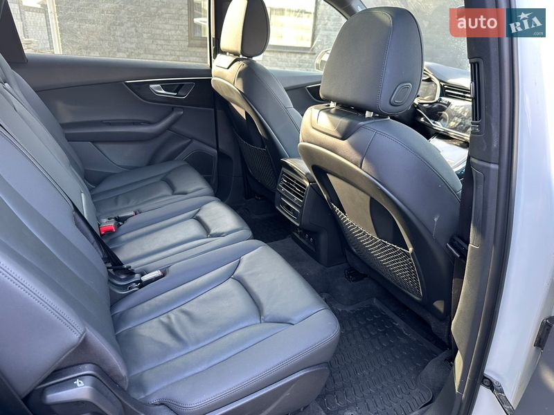 Позашляховик / Кросовер Audi Q7 2021 в Києві