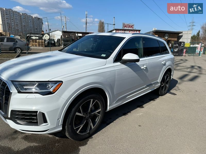 Позашляховик / Кросовер Audi Q7 2021 в Києві