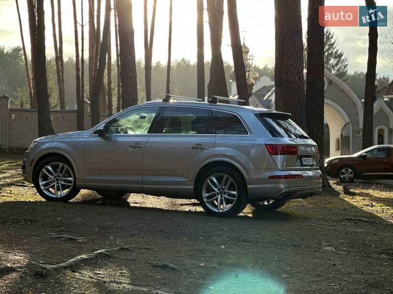 Внедорожник / Кроссовер Audi Q7 2015 в Киеве