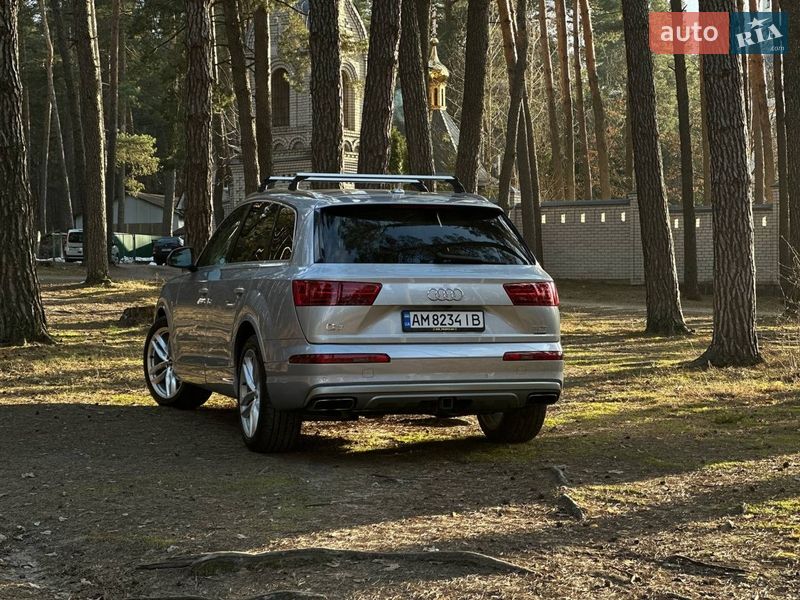 Внедорожник / Кроссовер Audi Q7 2015 в Киеве