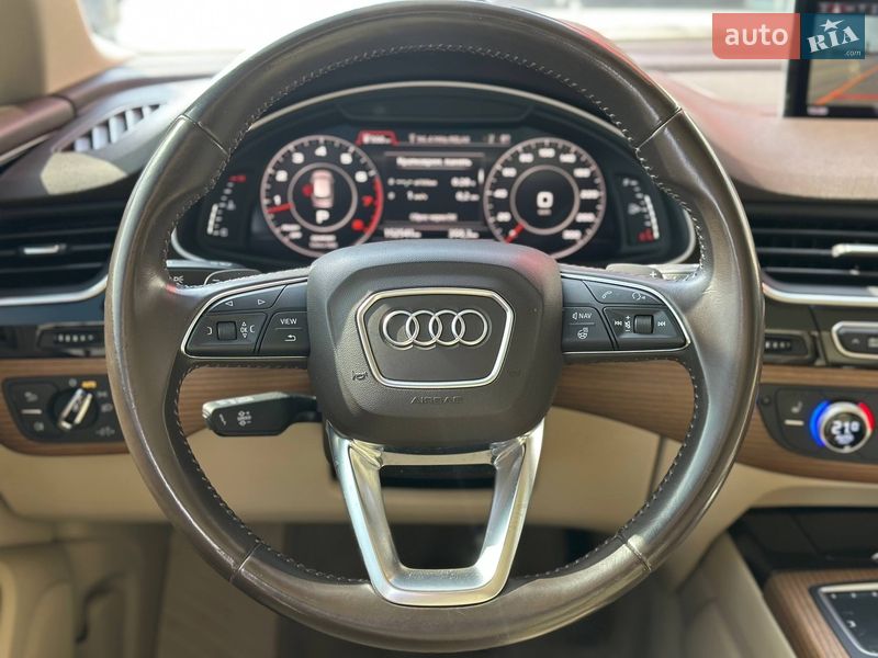 Внедорожник / Кроссовер Audi Q7 2016 в Киеве