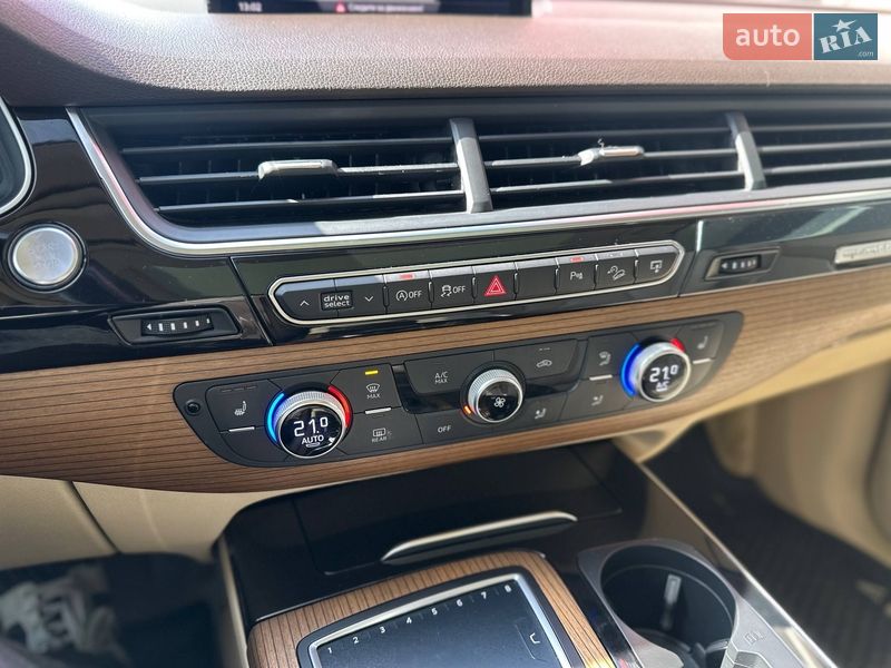 Внедорожник / Кроссовер Audi Q7 2016 в Киеве