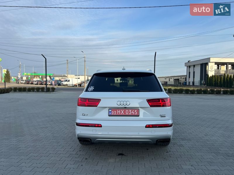 Внедорожник / Кроссовер Audi Q7 2016 в Хусте
