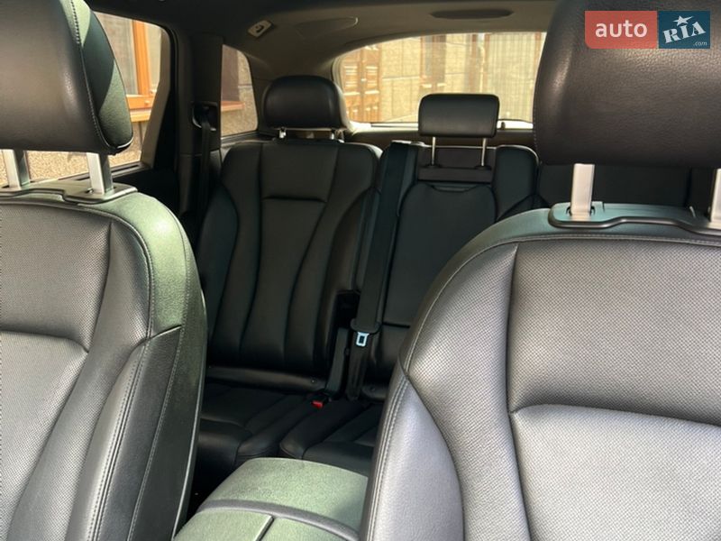 Внедорожник / Кроссовер Audi Q7 2016 в Хусте