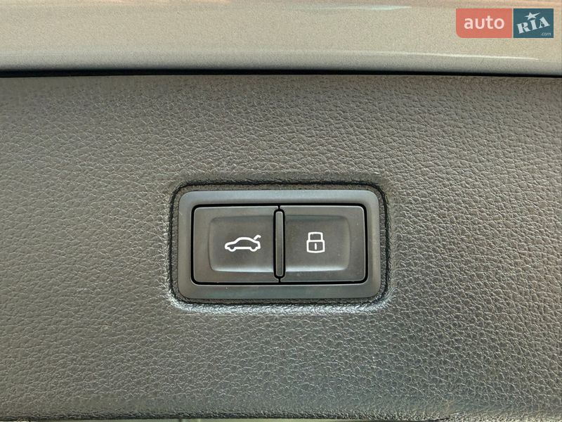 Внедорожник / Кроссовер Audi Q7 2017 в Стрые