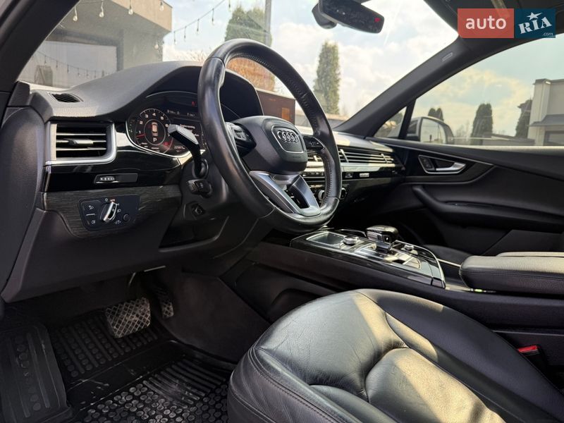 Внедорожник / Кроссовер Audi Q7 2017 в Стрые