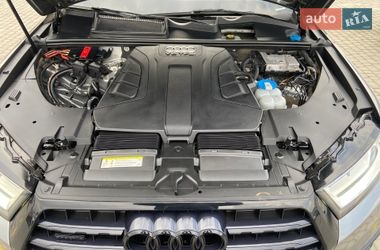 Внедорожник / Кроссовер Audi Q7 2016 в Черновцах