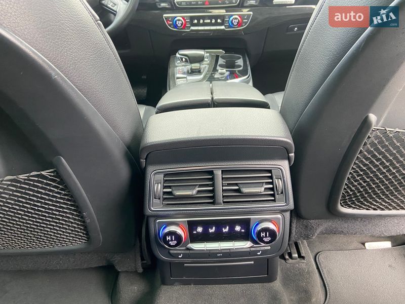Внедорожник / Кроссовер Audi Q7 2016 в Черновцах