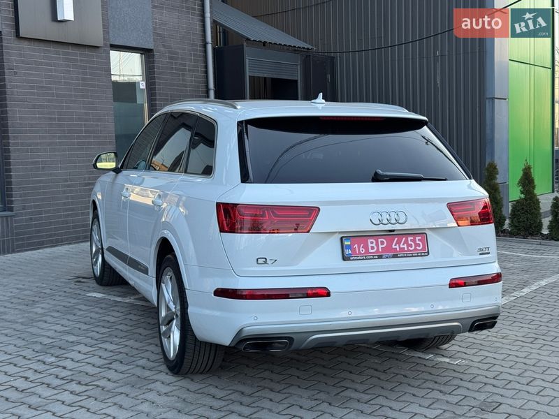 Внедорожник / Кроссовер Audi Q7 2016 в Киеве