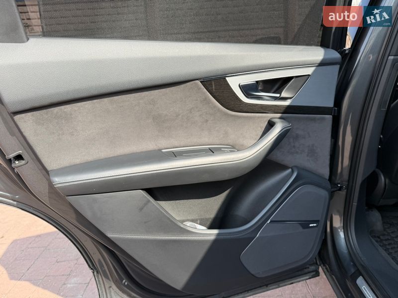 Внедорожник / Кроссовер Audi Q7 2016 в Стрые