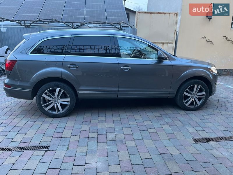 Позашляховик / Кросовер Audi Q7 2015 в Ужгороді
