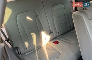 Позашляховик / Кросовер Audi Q7 2015 в Ужгороді