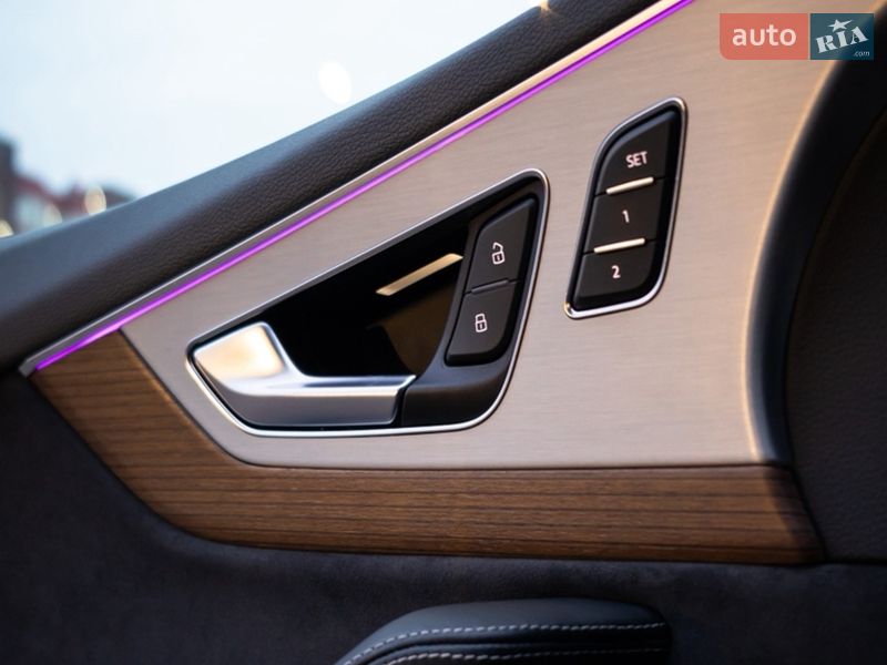 Позашляховик / Кросовер Audi Q7 2019 в Києві