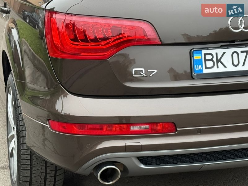 Позашляховик / Кросовер Audi Q7 2010 в Рівному