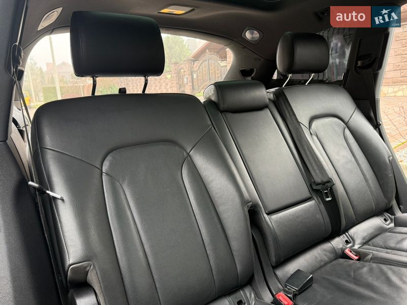 Позашляховик / Кросовер Audi Q7 2010 в Рівному
