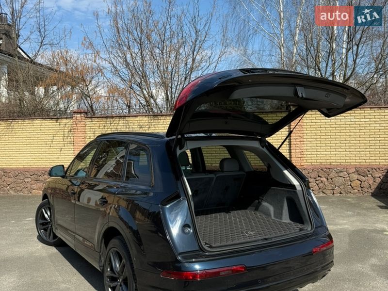 Позашляховик / Кросовер Audi Q7 2017 в Києві фото 11 Позашляховик / Кросовер Audi Q7 2017 в Києві