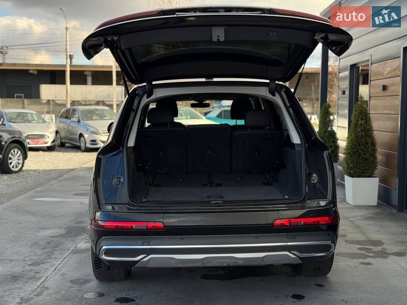 Позашляховик / Кросовер Audi Q7 2019 в Рівному