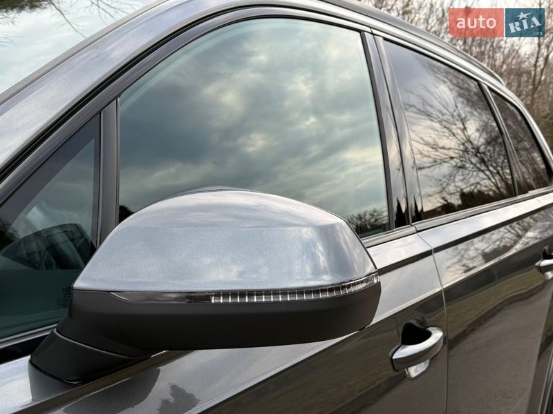 Внедорожник / Кроссовер Audi Q7 2020 в Ровно