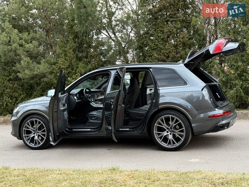 Внедорожник / Кроссовер Audi Q7 2020 в Ровно