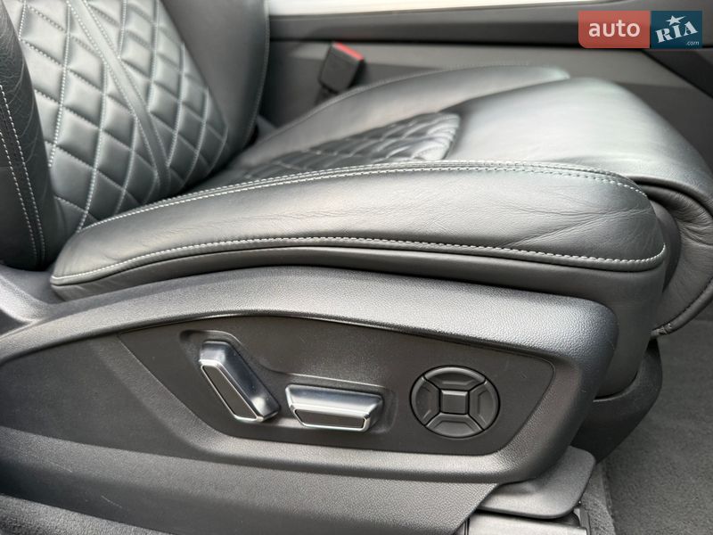 Внедорожник / Кроссовер Audi Q7 2020 в Ровно