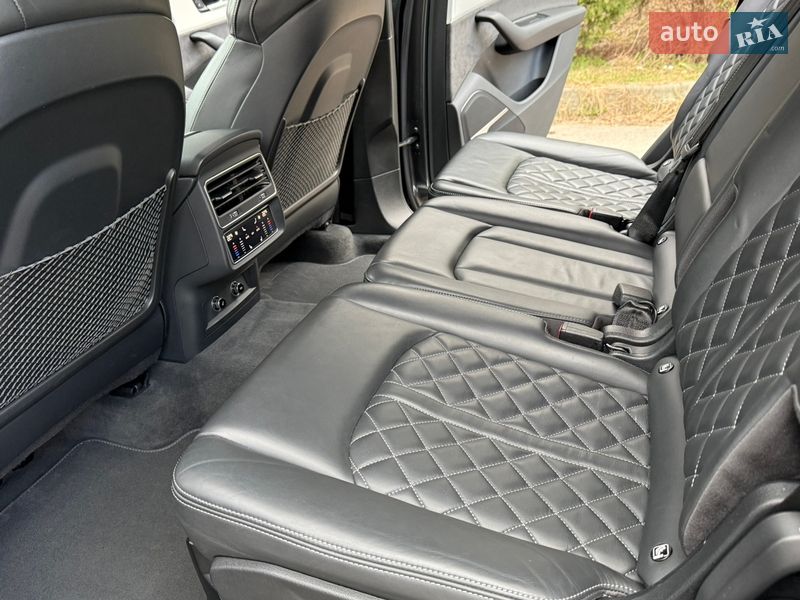 Внедорожник / Кроссовер Audi Q7 2020 в Ровно
