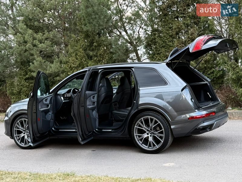 Внедорожник / Кроссовер Audi Q7 2020 в Ровно