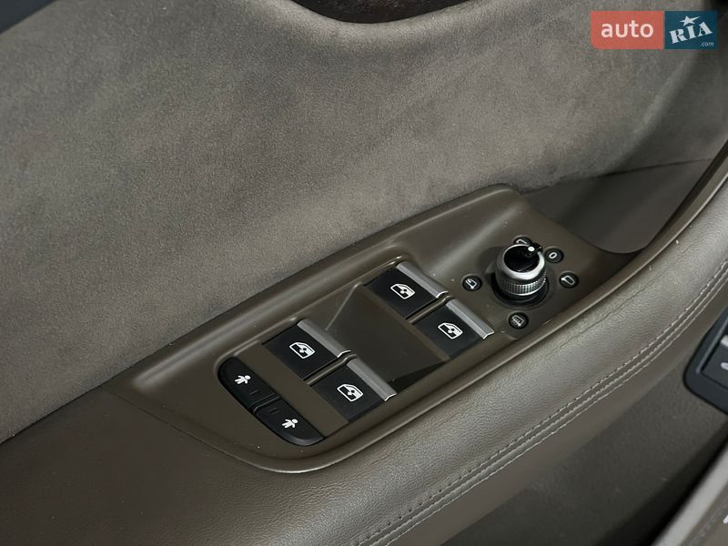 Позашляховик / Кросовер Audi Q7 2015 в Одесі