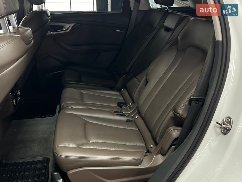 Позашляховик / Кросовер Audi Q7 2015 в Одесі