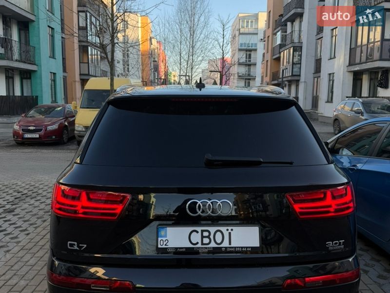 Внедорожник / Кроссовер Audi Q7 2015 в Киеве