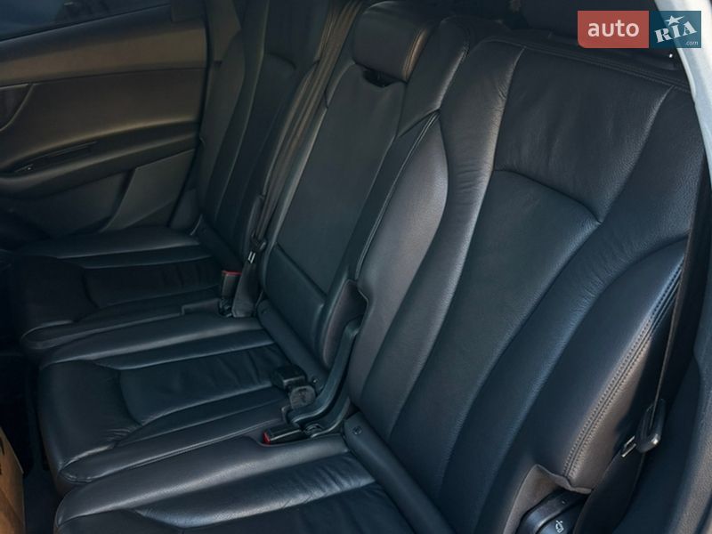 Внедорожник / Кроссовер Audi Q7 2015 в Киеве