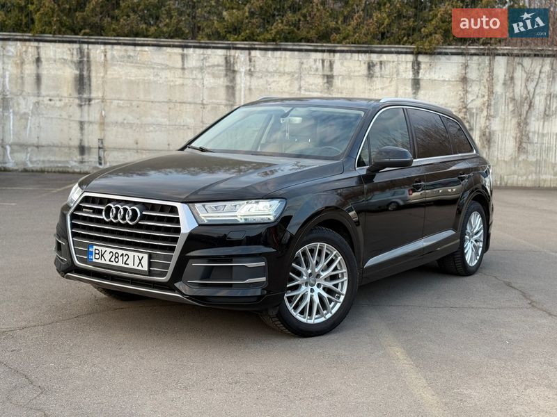Внедорожник / Кроссовер Audi Q7 2015 в Ровно