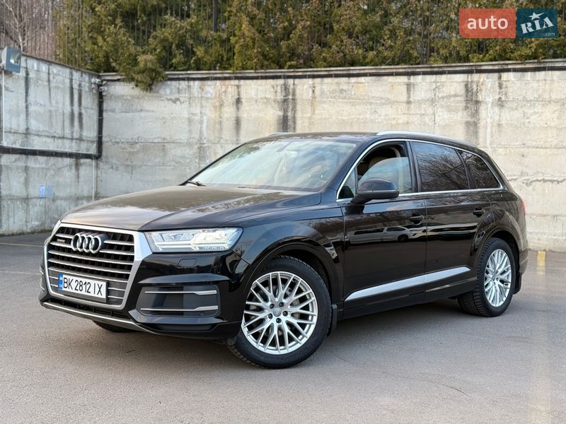 Внедорожник / Кроссовер Audi Q7 2015 в Ровно