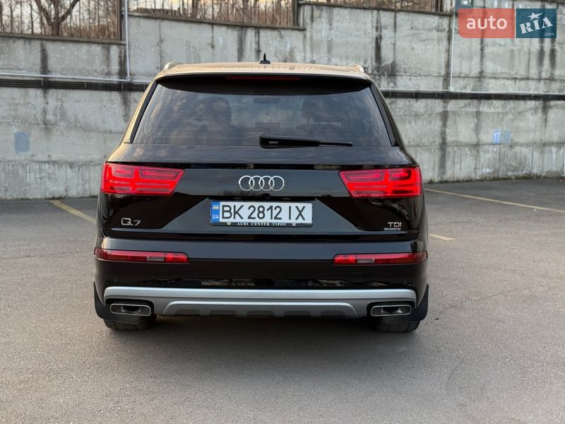Внедорожник / Кроссовер Audi Q7 2015 в Ровно