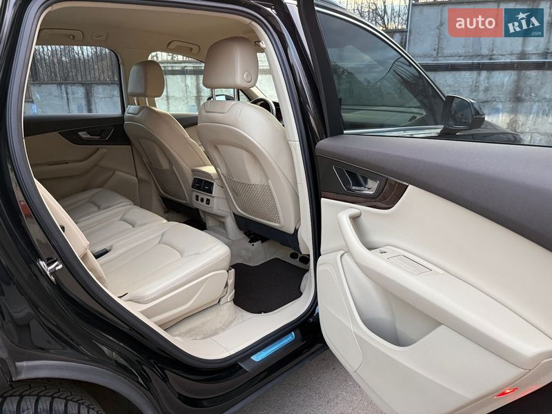 Внедорожник / Кроссовер Audi Q7 2015 в Ровно