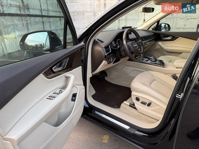 Внедорожник / Кроссовер Audi Q7 2015 в Ровно
