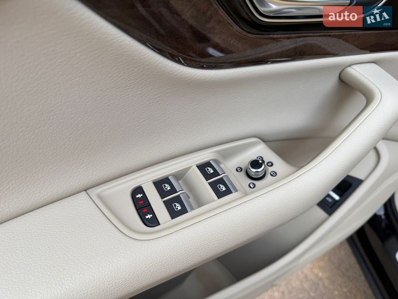 Внедорожник / Кроссовер Audi Q7 2015 в Ровно