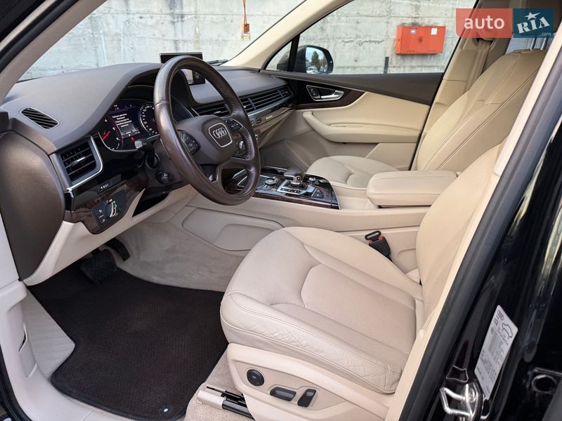 Внедорожник / Кроссовер Audi Q7 2015 в Ровно