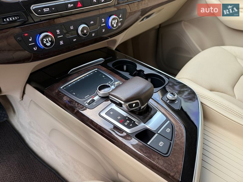 Внедорожник / Кроссовер Audi Q7 2015 в Ровно