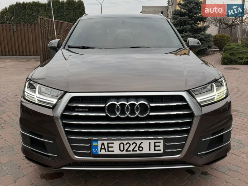 Позашляховик / Кросовер Audi Q7 2017 в Павлограді