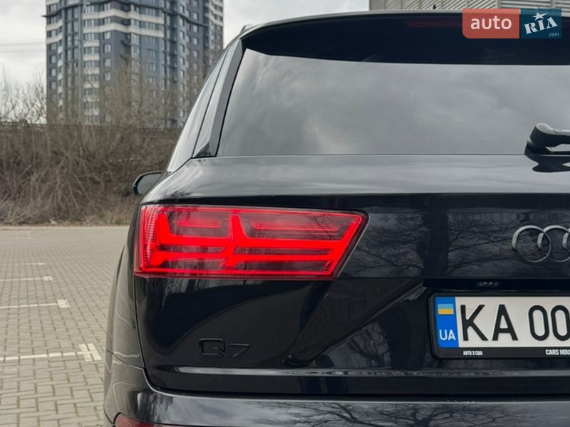 Позашляховик / Кросовер Audi Q7 2016 в Києві